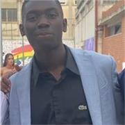 Me defino como un profesor proactivo y extrovertido.